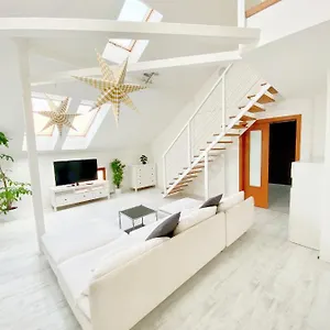 loft-with-rooftop-and-garage.inbudapesthotels.com/